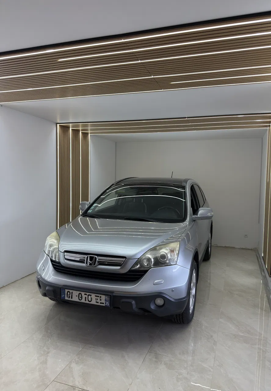 Honda CR-V · photo 1